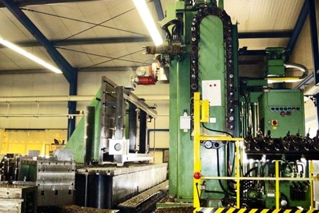 Maschinenpark: COLGAR CNC Fahrständer Bohr- und Fräs-Werk